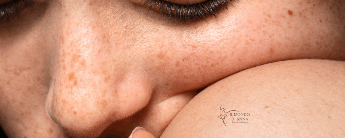 La Neurofibromatosi di tipo 1 è tra le malattie rare, una delle più frequenti. Si tratta di una malattia associata a una mutazione della neurofibromina, una proteina codificata dal gene oncosoppressore NF1, che predispone allo sviluppo di tumori con una probabilità maggiore del normale. Coinvolge diversi distretti corporei come la cute, gli occhi, il sistema nervoso centrale e le ossa. La malattia colpisce nel mondo una persona su 3 mila e in Italia si stima coinvolga circa 20 mila pazienti, che raccontano una condizione molto eterogenea con casi lievi e casi molto gravi.
